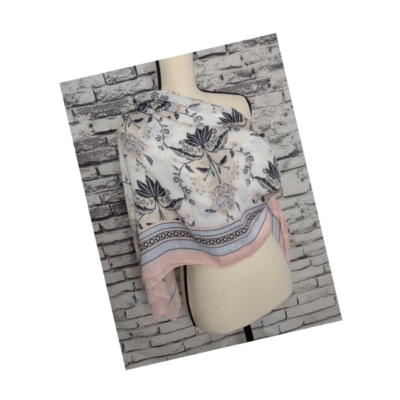 Floral wrap - Picture 2 of 2